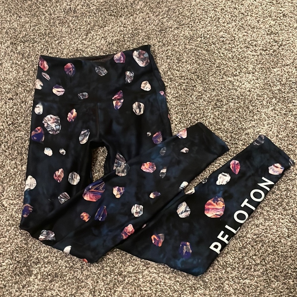 Peloton leggings size small